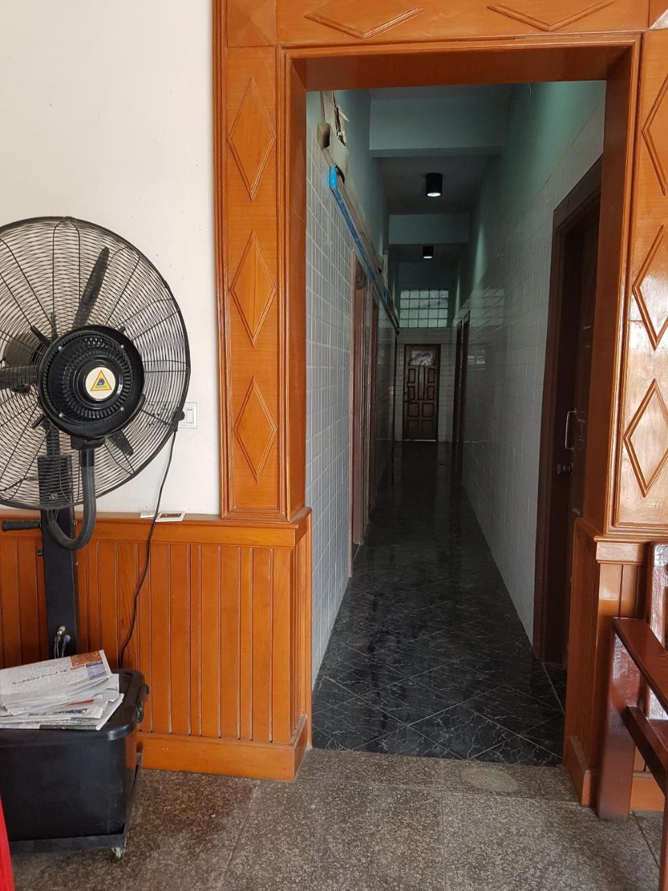 Shwe Eain Si Guest House - Burmese Only ミェイク エクステリア 写真